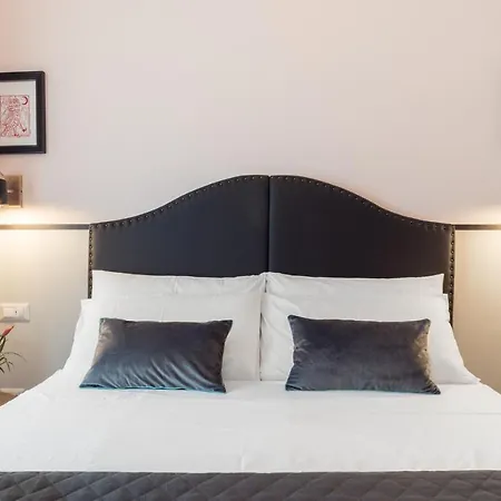 Contus Retro 4*